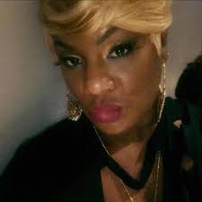 New delivered worldwide A Nigerian artist, John Amanam, has dared to use  his craft to solve a real life problem. He is a graduate of Fine and  Industrial Art from the University