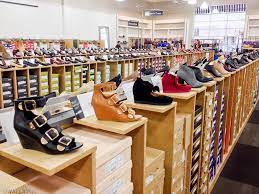 dsw designer shoe warehouse canada to fashionistas in 2021 designer shoe warehouse dsw designer shoe warehouse designer shoes