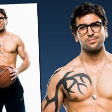 Und hatte er angst, sich mit corona anzustecken? Elyas M Barek Das Geheimnis Seines Erfolgs Bunte De