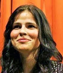 Amber Evers's Instagram, Twitter & Facebook