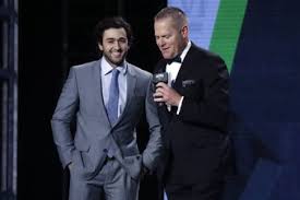 Thanks to the transition to nbcsn to nbc, half of the intros are missing. Dawsonville S Chase Elliott Wins 2nd Straight Most Popu Accesswdun Com