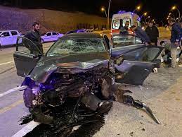 Konya'da otomobilin bariyerlere çarpması sonucu 2 kişi öldü, 1 kişi yaralandı. Konya Da Trafik Kazasinda 3 Kisi Oldu