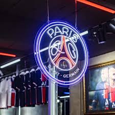 Découvrez les plus belles photos de l'étape à sarcelles du psg tour ! Psg Become First European Club To Open Store In Korea Soccerbible