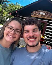 Roadtrippin with my best friend 💚