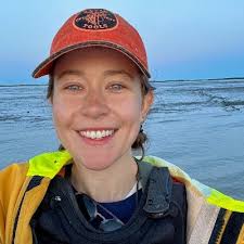 Isabelle Ross (@IzzyJRoss)