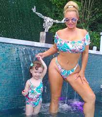 Aug 01, 2017 · coco austin gets up close and personal with fans on the instagram video. Coco Austin And Daughter Chanel Ham It Up In Matching Swimsuits People Com