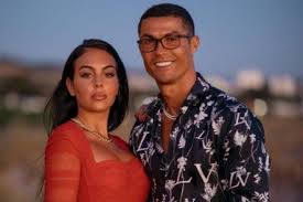 La ballerina ha prestato la sua collaborazione ad amici per ben dieci anni, ricordata peraltro. Cristiano Ronaldo E Il Miglior Marito Per Georgina Televenezia