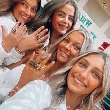 Hiii! I'm Lauren and I'm 100% attending USM! I'm from Gulfport Ms and want  to be an orthodontist in the future! I love concerts, tanning, friends,  sleeping, cheer, shopping, and trying new