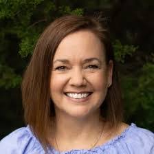 Elizabeth Mcelwee's Instagram, Twitter & Facebook