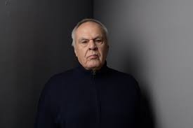 במשך 28 שנים שימש בתפקיד והפך לסמל בכל הקשור לסיקור פעולות צהל, לפני זמן קצר הלך לעולמו בגיל 73 מדום לב.היום מתפרסם ריאיון מיוחד שנתן לפני מותו. Boknzpslxyzzxm