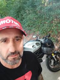 Buenas, estoy pensando en comprarme una Monster 696 de segunda mano, pero  no sé cuánto duran los motores de estas, os agradecería si me pudieseis  decir cuánto suelen durar, gracias de antemano.