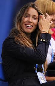 Sister was in a fatal car accident a few months before this and little brother tried to make her laugh and it ended up pretty funny. Shakira And Nadal Were Dating In 2009 And Their Relationship Ended With Gypsy Video Rafael Nadal Fondo De Pantalla 21860293 Fanpop