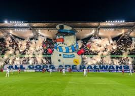 They are legia warzawa fans between the ages of 21 and 38 and will be facing trial. sporting will host legia in the second leg of their europa league last 32 tie in alvalade stadium on thursday. Legia Warschau Fans Mit Doppeldeutiger Choreografie Faszination Fankurve