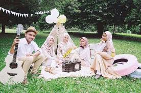 Unduh dan gunakan 1.000+ foto stok maskulin secara gratis. 10 Contoh Tema Buku Tahunan Yang Bagus Dan Tidak Terlupakan