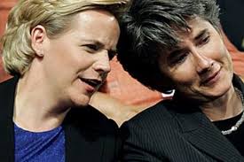 Cheney's daughter marries girlfriend