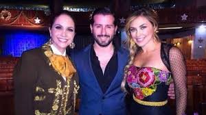 La actriz puso en un altar la fotografía de marcela basteri y luisito rey en el marco de la celebración del día de muertos en méxico. Fotos Conoce Al Nuevo Novio De Aracely Arambula Periodico La Pista