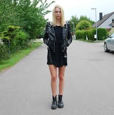 69 sek (free above 1400 sek) europe: Hannah Petersson Jofama By Kenza Black Leather Jacket Monki Black Dress Dr Martens Boots Simple Lookbook