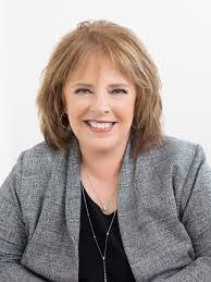 Nicole Cottle's Instagram, Twitter & Facebook