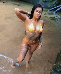 Atriz pornô Amanda Souza faz sucesso também como criadora de conteúdo