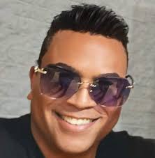 Warren Shadd, CEO and founder of Shadd Pianos, transformed his childhood  hobby into a groundbreaking career. Growing up in a family of musicians, he  began building and restoring pianos at 12. Now,