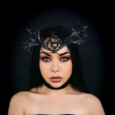 Corona gotica alla moda, Regina oscura, Dea nera della vittoria, Glitter  Met Gala, Corona Sunburst, Corona Spike Halo, Corona Galaxy, Corona  d'alloro