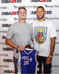 How tall and how much weigh ben simmons? Christopher Reive On Twitter Shows How Exaggerated Some Nba Height Listings Are Shaun Lane Is 6 6 Ben Simmons Is Listed As 6 10