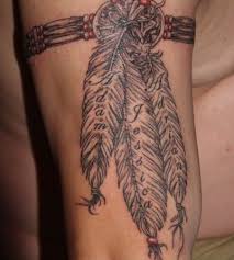 Indianer feder tattoos kann man in verschiedener weiser gestalten. Taino Indian Tattoos The Timeless Style Of Native American Art Federtattoos Armband Tatowierung Und Feder Tattoo Oberarm