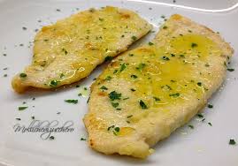 La ricetta della scaloppina all'arancia è un'ottima alternativa alla più famosa scaloppina al limone, adatta a tutti quelli che non amano il gusto troppo acre del limone. Scaloppine Al Vino Bianco Ricetta Veloce Mollichedizucchero