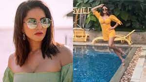 Sunny, you smiled at me and really eased the pain. Sunny Leone Shares Slow Mo Pool Video Teaches How To Maintain Poise While Falling Down Celebrities News India Tv