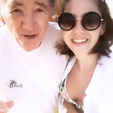 Hoy hace dos años que te fuiste y siento un revuelo:⁠, tengo un hijo, ⁠,  pero me falta un abuelo.⁠, ⁠, A veces ⁠, duelen los giros inentendibles de  la vida,⁠, las partidas que anuncian llegadas ⁠, los ...