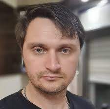 Нет ничего более идиотского, разумеется, чем перефразируя дедушку Ленина  писать «Душой я с вами в Израиле, а телом к сожалению в Лондоне». Но в  данный момент это именно так