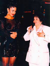 She was named the top latin artist of the '90s and best selling latin artist of the decade. Selena Quintanilla Yolanda Saldivar Podria Salir Libre Por Buena Conducta