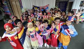Fotoğraflar smk tarcisian convent, ipoh, perak, malezya. Bernama On Twitter Murid Sk Tarcisian Convent Ipoh Ceria Pada Pertandingan Pakaian Patriotik Bagi Menyemarakkan Semangat Kemerdekaan