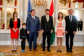 Merkely béla, szabó attila j., kosztin annamária, berényi ervin, sebestyén andor, lengyel csaba merkely b, kosztin a, róka a, gellér l, zima e, kovács a, boros am, klein h, wranicz jk, hindricks. Atvette Rektori Megbizasat Dr Merkely Bela
