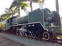 Tidak seperti bus atau kendaraan umum berupa mobil. Keretapi Stim Guna Arang Batu Di Muzium Amor Pd Topography Explorer