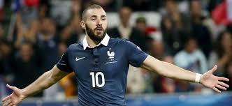 L'attaquant du real madrid est banni depuis depuis qu'il a osé affirmer que le sélectionneur avait cédé à la partie raciste de la france. Benzema Rejouera T Il Un Jour En Equipe De France