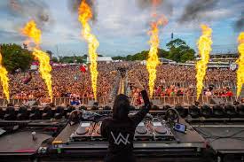 We are as excited today as the day we opened to receive new les pauls from gibson, or to have a vintage fender stratocaster come in on trade. Alan Walker Talks Electric Zoo Music Career Technology And Fans Includes Interview Digital Journal
