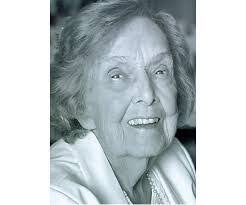 Clara Barr's Instagram, Twitter & Facebook