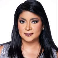 Lorena Cummings's Instagram, Twitter & Facebook