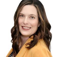 Elizabeth Maness's Instagram, Twitter & Facebook