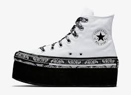Miley Cyrus Teams Up With Converse On Glittery Sneakers In 2020 Converse Shoes Womens Glitter Shoes Emo Shoes