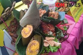 Kami juga menginformasikan cara mengolah daun bandotan atau ageratum conyzoides sering kali di sebut juga dengan daun tombak. Rasanya Khas 5 Tempat Makan Berkonsep Tradisional Di Malang Dan Batu