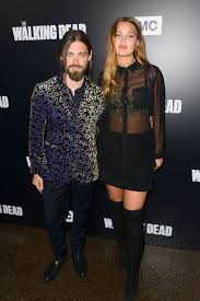 Последние твиты от tom payne (@justanactor). The Walking Dead S Jesus Aka Star Tom Payne Reveals Engagement To Girlfriend