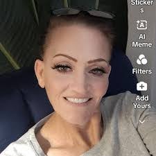 Stephanie Mcclelland's Instagram, Twitter & Facebook