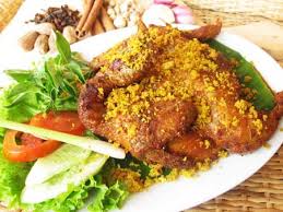 Lumuri ayam dengan bumbu halus hingga rata. Cara Memasak Ayam Goreng Presto Tulang Lunak Spesial Resep Masakan