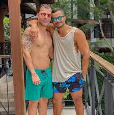 Скачать бесплатно mp3 antes e depois banjo del vecchio anos 90 jorge santos recife pe. Cansei De Representar Na Minha Propria Vida Diz Rodrigo Sant Anna Sobre Decisao De Se Assumir Gay Blog Social 1