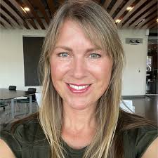 Cindy Cheyne's Instagram, Twitter & Facebook