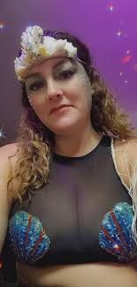 Made a traditional necklace/headband out of MiyaMiya (Nautilus Shell). How  ironic is the spelling of the shell ☺️ Keeping our culture strong and  deadly 👣🖤💛❤️