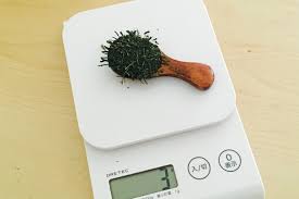 おいしいお茶の入れ方 3 少なくない 茶葉とお湯の量を確認すべし 茶活 Chakatsu