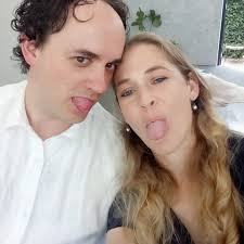 Good day, I just got a Cricut machine, but it doesn't want to connect with  my phone or laptop... is there any suggestion of what I may be doing wrong  please?